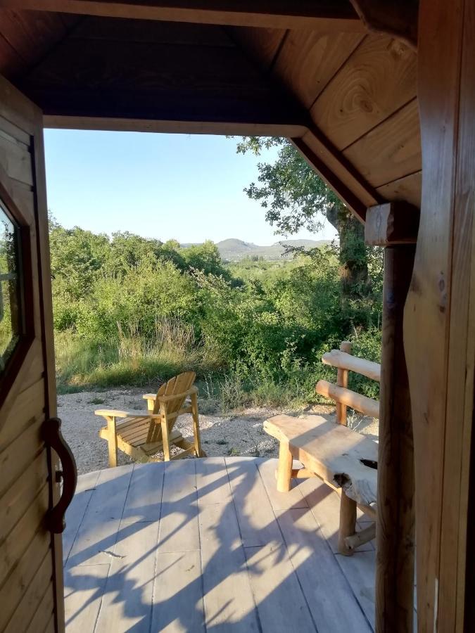 La Chaumiere Magique Des Elfes Et Ses Enigmes Bed & Breakfast Servas  Exterior photo